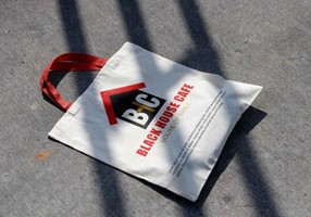 Scarlet Royal Projet - Branding et conception de site web pour café