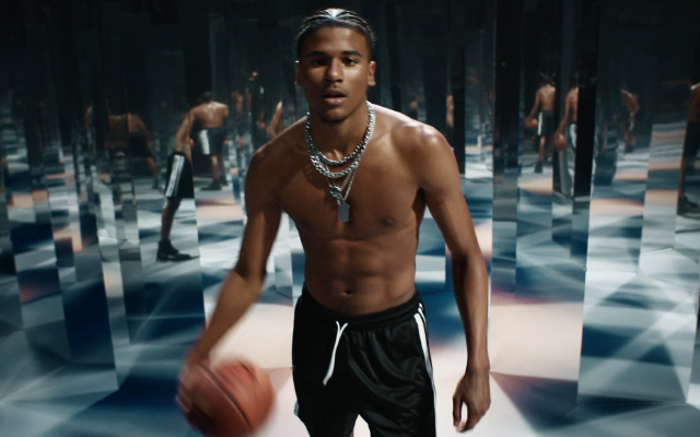 Mandarin Global Media Projet - https://www.mandarin-media.com/work/paco-rabanne-invictus-tv-commercial/