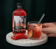 SDV STUDIOS GmbH & Co. KG Projet - Hilde von Hirsch : branding visuel pour un apéritif régional