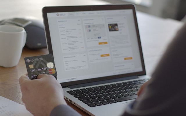 Finatix GmbH Projet - Plateforme de cartes bancaires